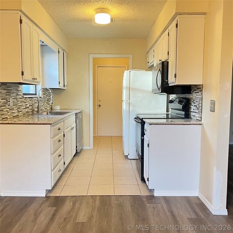 1532 E 75th Place, Tulsa, OK 74136