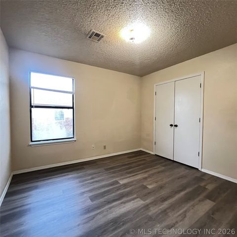 1532 E 75th Place, Tulsa, OK 74136