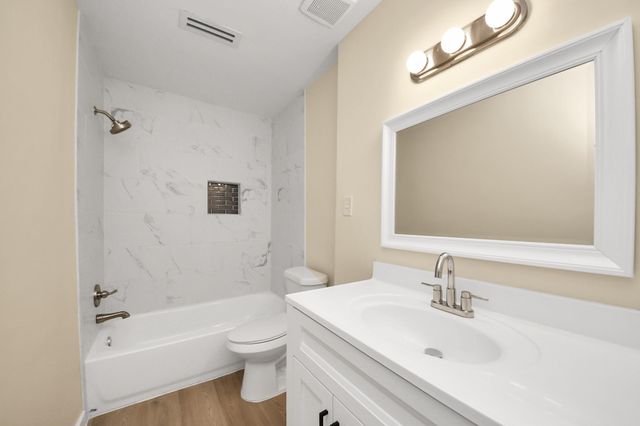 13606 Sunrose Lane, Houston, TX 77045