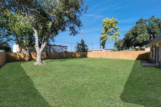 13606 Sunrose Lane, Houston, TX 77045