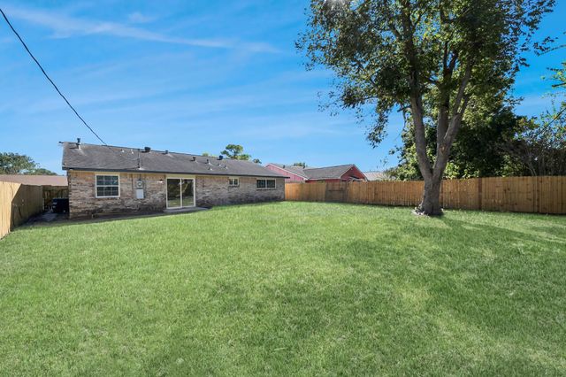 13606 Sunrose Lane, Houston, TX 77045