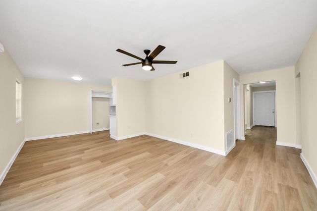 13606 Sunrose Lane, Houston, TX 77045