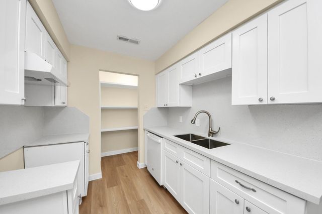 13606 Sunrose Lane, Houston, TX 77045