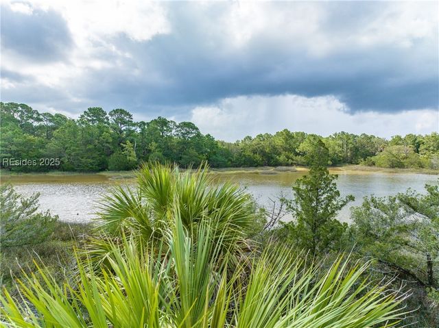 27 Ashton Dr, St Helena Island, SC 29920