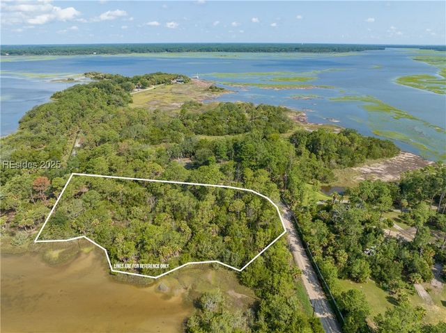 27 Ashton Dr, St Helena Island, SC 29920