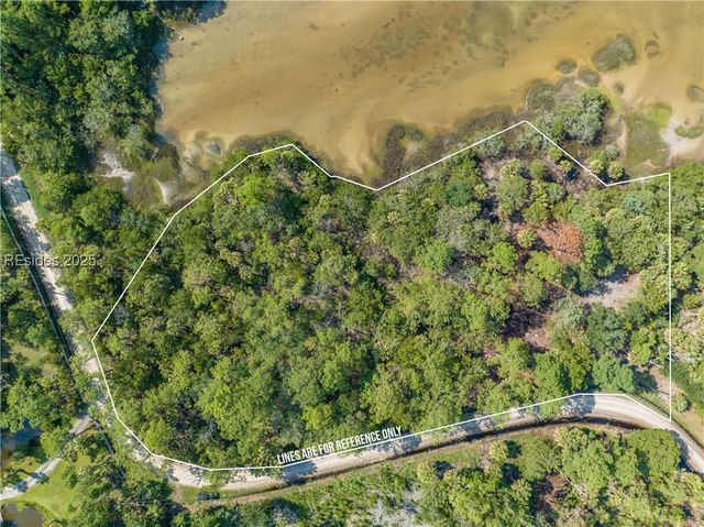 27 Ashton Dr, St Helena Island, SC 29920