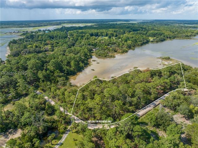 27 Ashton Dr, St Helena Island, SC 29920