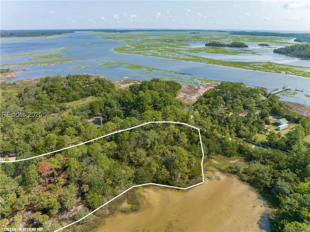 27 Ashton Dr, St Helena Island, SC 29920