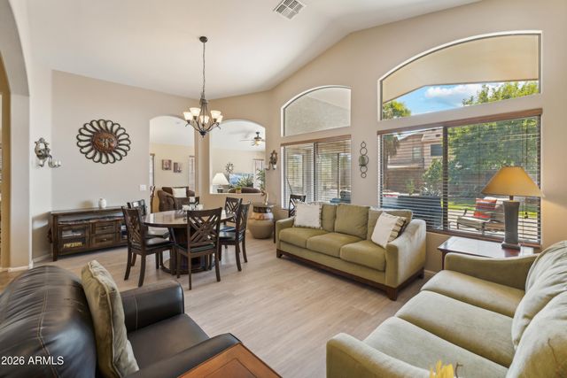 101 W RED MESA Trail, San Tan Valley, AZ 85143