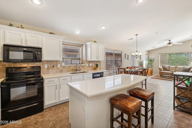 101 W RED MESA Trail, San Tan Valley, AZ 85143