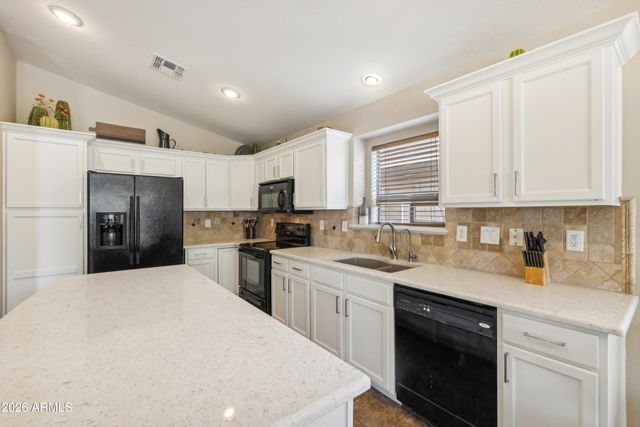 101 W RED MESA Trail, San Tan Valley, AZ 85143