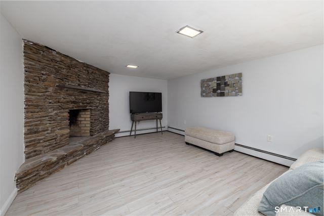 225 Willow Street, Hamden, CT 06518