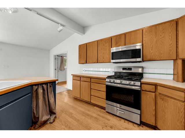 201 JOSHEANKA Dr, Carson, WA 98610