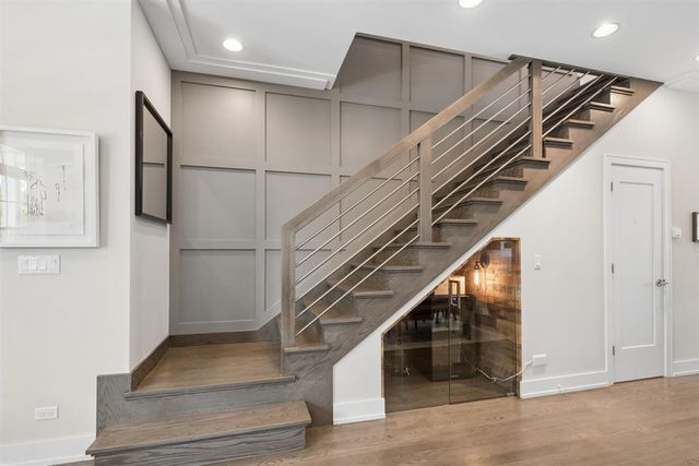 6739 N Oxford Avenue, Chicago, IL 60631