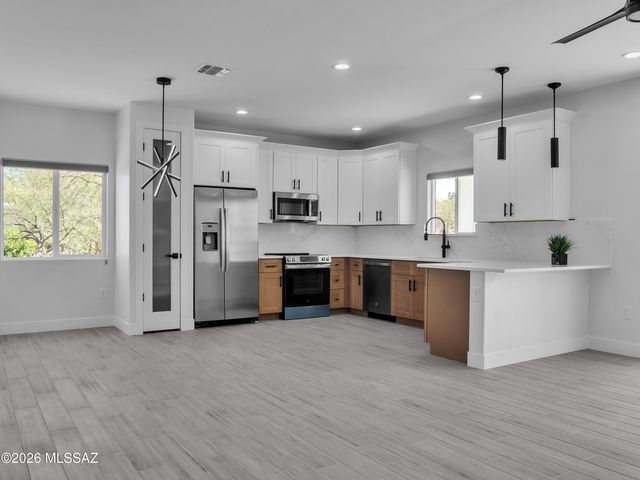 650 E Atlanta Place, Vail, AZ 85641