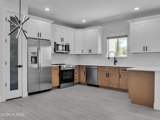 650 E Atlanta Place, Vail, AZ 85641