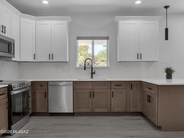 650 E Atlanta Place, Vail, AZ 85641