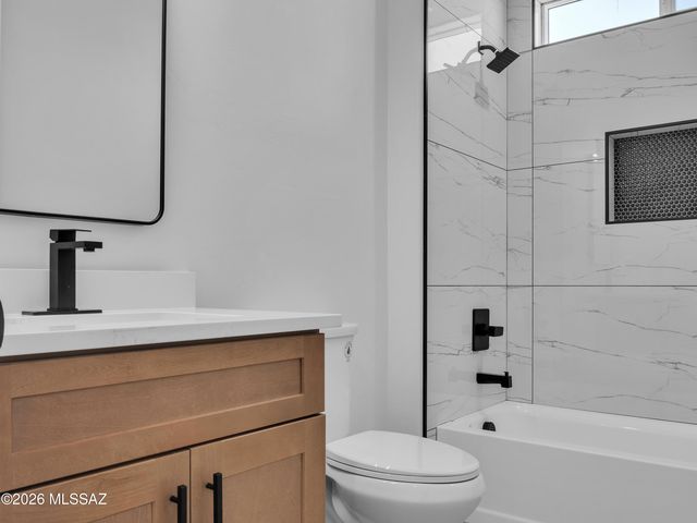 650 E Atlanta Place, Vail, AZ 85641