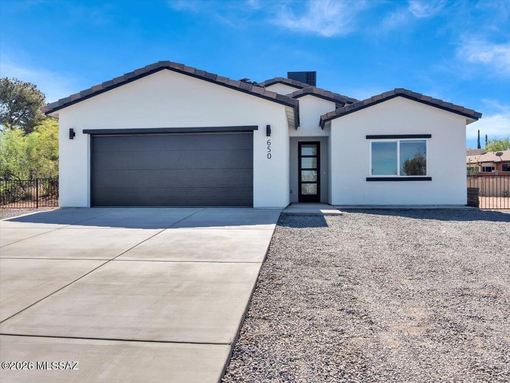 650 E Atlanta Place, Vail, AZ 85641