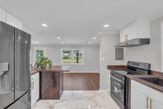 676 W Rhea Avenue, Spring City, TN 37381