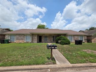 12740 Shannon Hills Drive, Houston, TX 77099