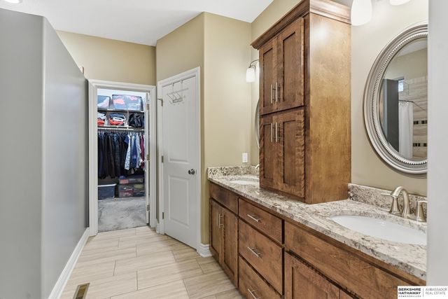 1027 N 183rd Circle, Elkhorn, NE 68022