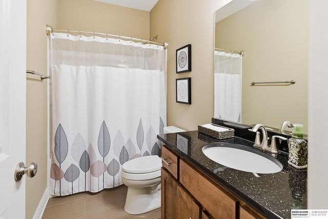 1027 N 183rd Circle, Elkhorn, NE 68022