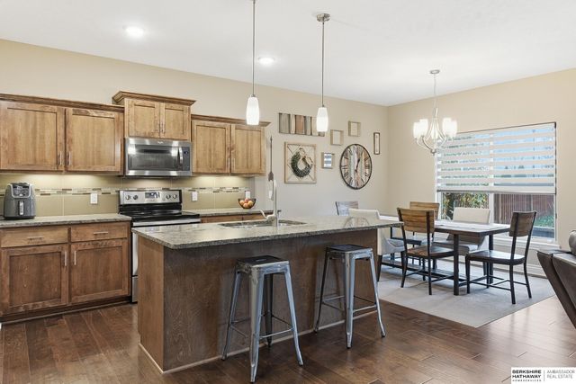 1027 N 183rd Circle, Elkhorn, NE 68022