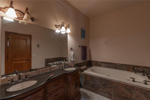 10800 Sorentino Drive, Arcadia, OK 73007