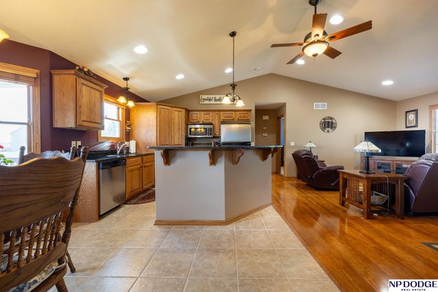 2100 NW 45Th Street, Lincoln, NE 68528