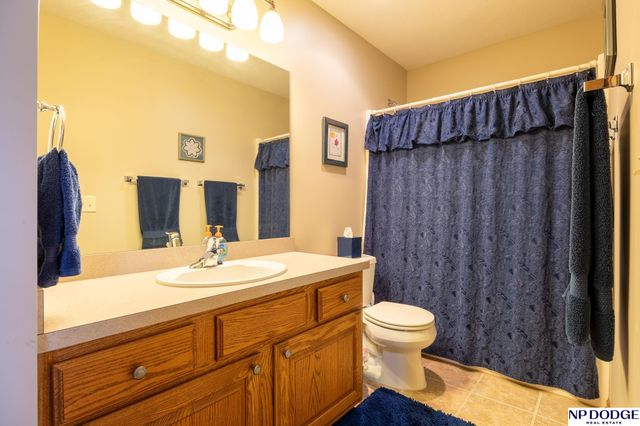 2100 NW 45Th Street, Lincoln, NE 68528