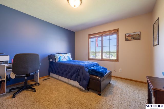 2100 NW 45Th Street, Lincoln, NE 68528