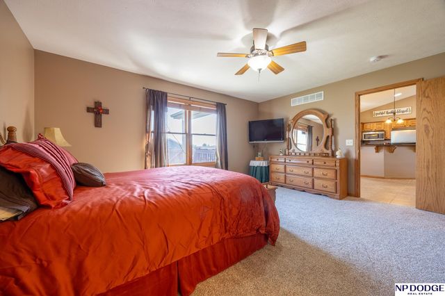 2100 NW 45Th Street, Lincoln, NE 68528