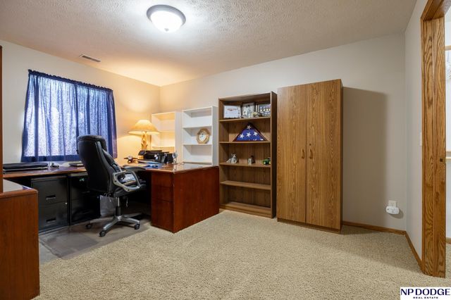 2100 NW 45Th Street, Lincoln, NE 68528