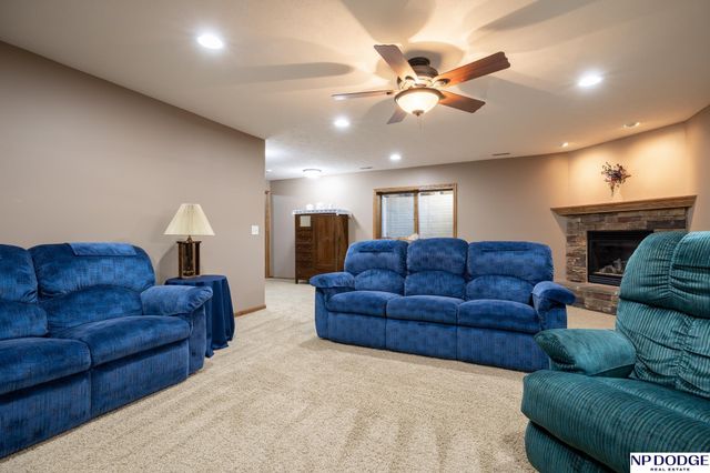 2100 NW 45Th Street, Lincoln, NE 68528