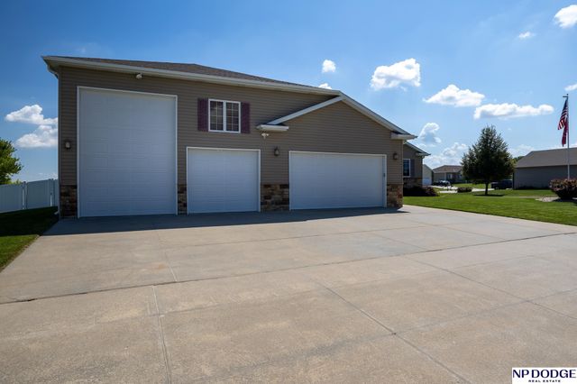 2100 NW 45Th Street, Lincoln, NE 68528
