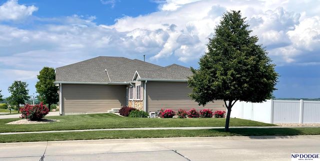 2100 NW 45Th Street, Lincoln, NE 68528