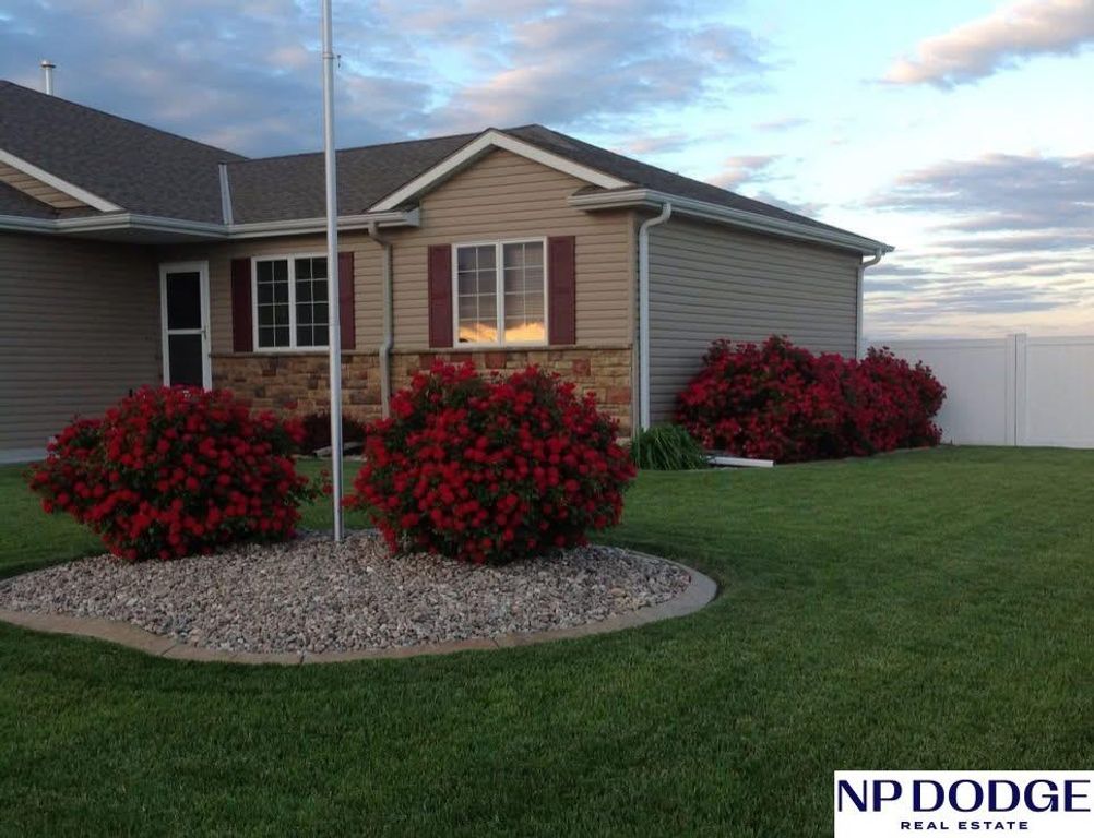 2100 NW 45Th Street, Lincoln, NE 68528