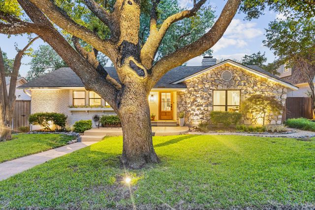 9918 Rustleleaf Drive, Dallas, TX 75238
