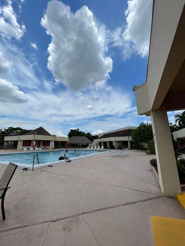 8081 N Sunrise Lakes Dr 306, Sunrise, FL 33322