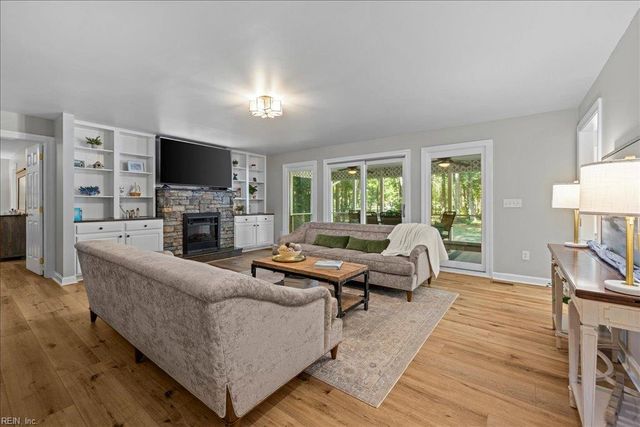 2068 Shillelagh RD, Chesapeake, VA 23323