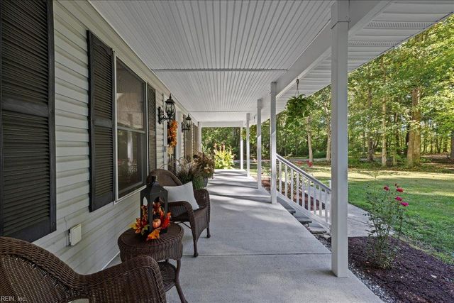 2068 Shillelagh RD, Chesapeake, VA 23323
