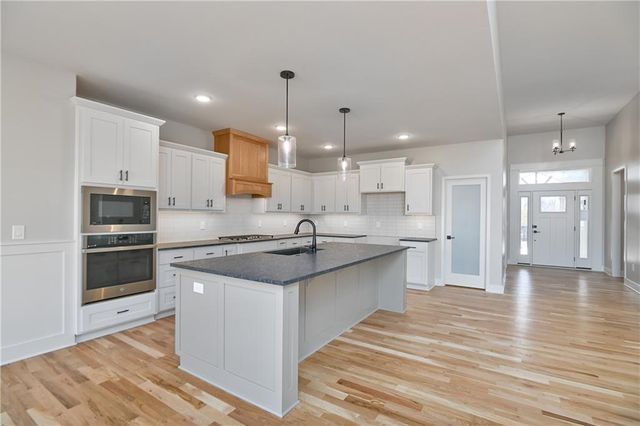 6024 Arapahoe Street, Shawnee, KS 66226