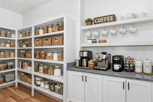 6024 Arapahoe Street, Shawnee, KS 66226