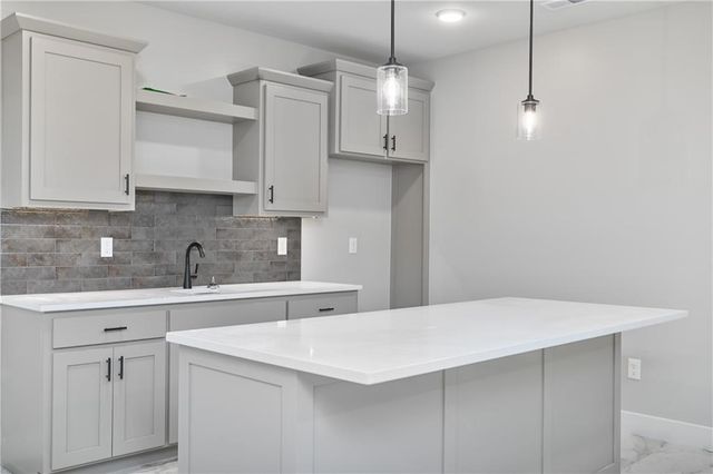 6024 Arapahoe Street, Shawnee, KS 66226