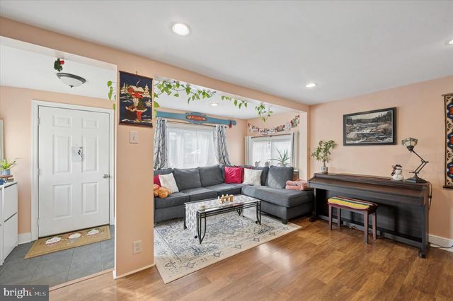 407 EMERALD ST, Media, PA 19063