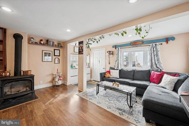 407 EMERALD ST, Media, PA 19063