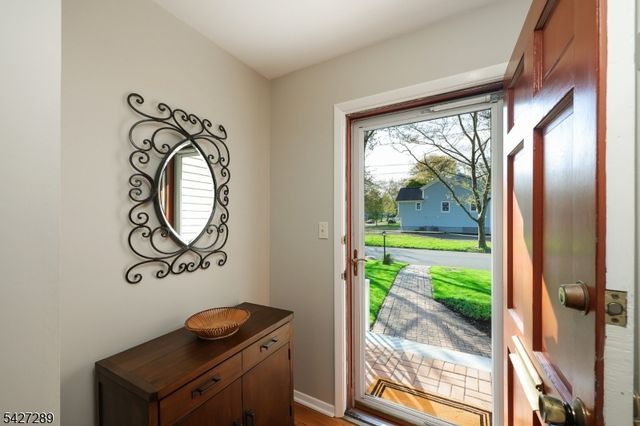 38 Genesee Trail, Westfield Town, NJ 07090