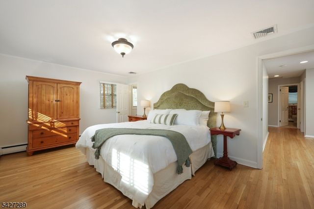 38 Genesee Trail, Westfield Town, NJ 07090