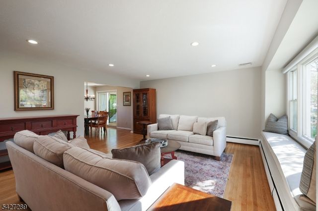 38 Genesee Trail, Westfield Town, NJ 07090